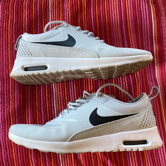 Nike Air Max Thea, White with black swoosh. Sz 7 - Picture 1 of 8